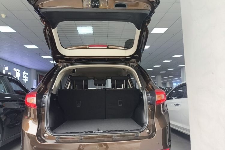 Used Land X5 2016 Plus 1.5T Manual Adventure Edition Trunk