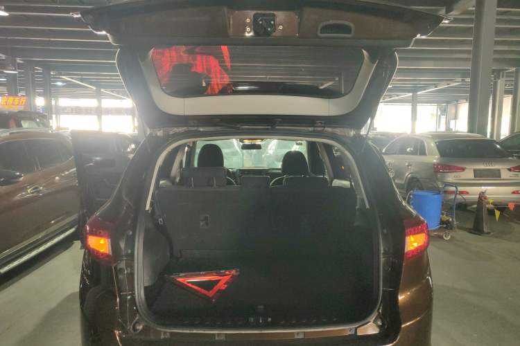 Used Land X5 2016 Plus 2.0T Automatic Enjoyment Edition Trunk