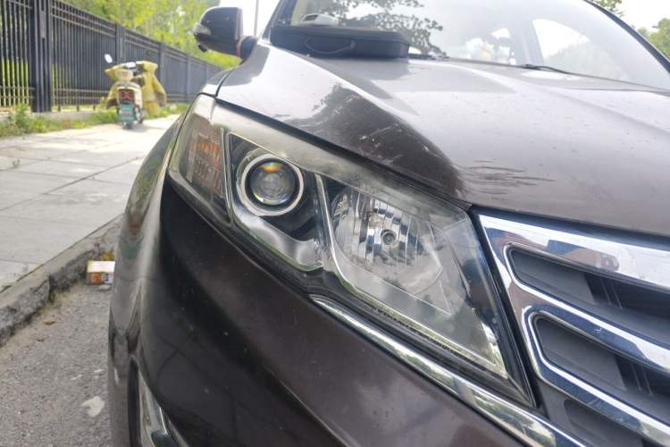 Used Land X5 2016 Plus 1.5T CVT Leading Edition Right Front Headlight