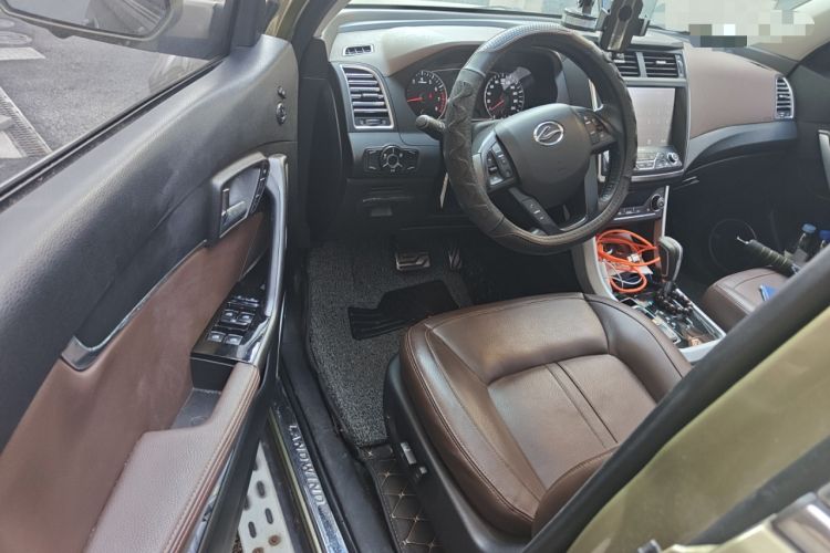 Used Land X5 2016 Plus 1.5T CVT Leading Edition Interior 3