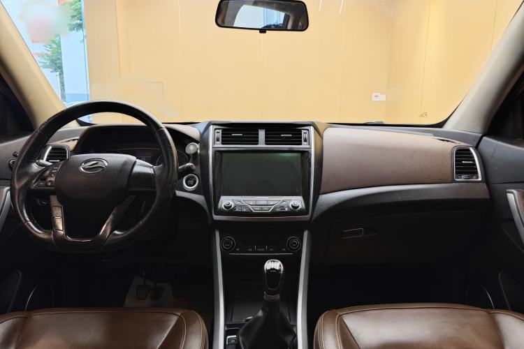 Used Land X5 2016 Plus 1.5T Manual Innovation Edition Interior 4