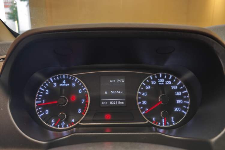 Used Land X5 2016 Plus 1.5T Manual Innovation Edition Odometer Close Up