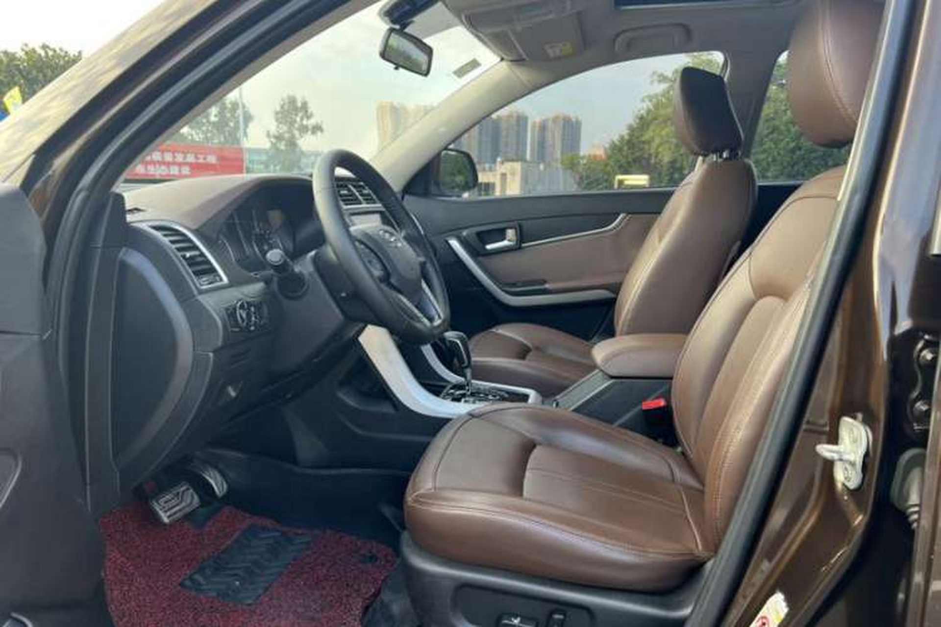 Used Land X5 2016 Plus 1.5T CVT Leading Edition Interior 3