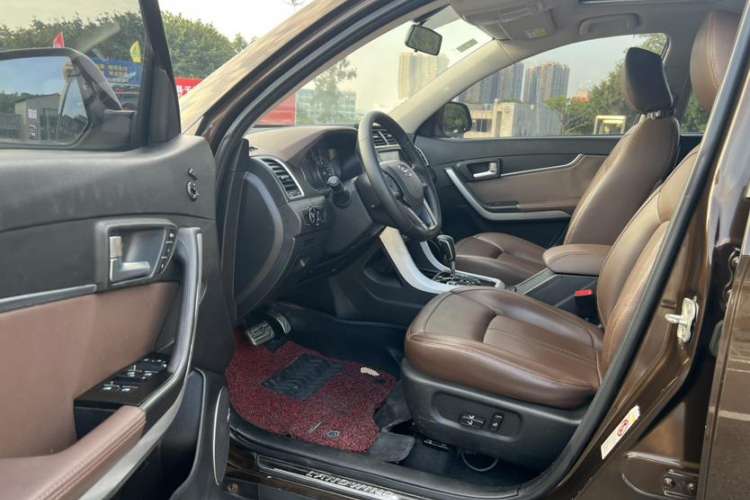Used Land X5 2016 Plus 1.5T CVT Leading Edition Interior 4