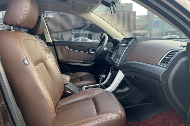 Used Land X5 2016 Plus 1.5T CVT Leading Edition Interior 6
