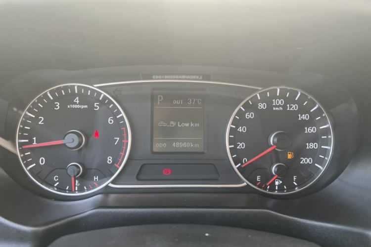 Used Land X5 2016 Plus 1.5T CVT Leading Edition Odometer Close Up