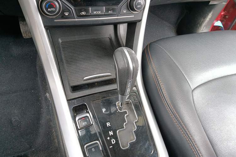 Used Land X5 2016 Plus 1.5T CVT Enjoyment Edition Gear Lever
