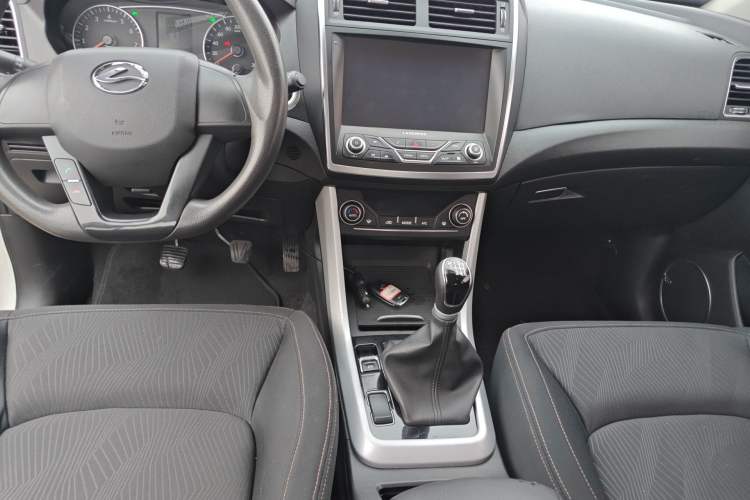 Used Land X5 2016 Plus 1.5T Manual Enjoyment Edition Audio And AC Panel