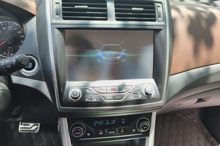 Used Land X5 2016 Plus 1.5T CVT Leading Edition Audio And AC Panel
