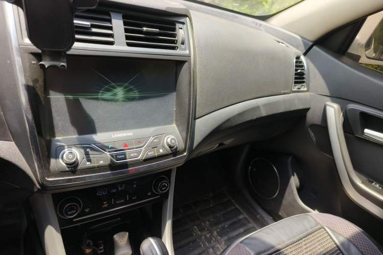 Used Land X5 2016 Plus 1.5T CVT Enjoyment Edition Audio And AC Panel
