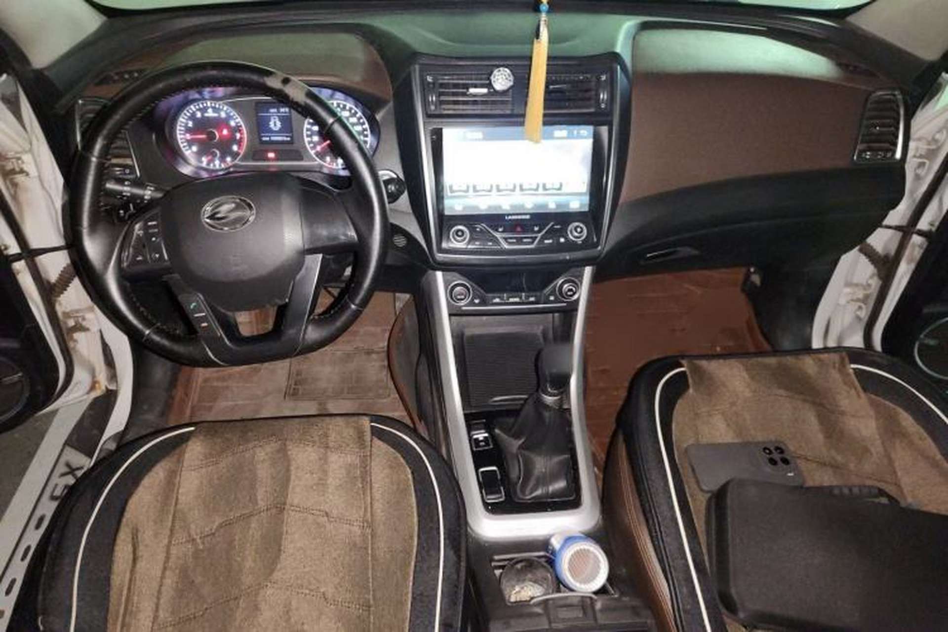 Used Land X5 2016 Plus 1.5T Manual Innovation Edition Center Console