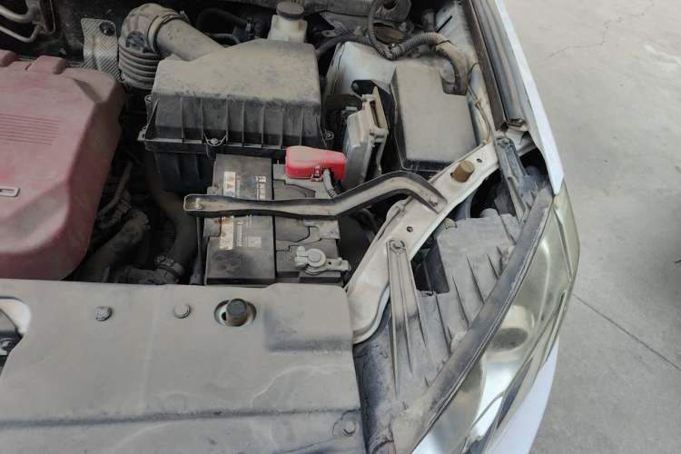 Used Land X5 2016 Plus 1.5T Manual Innovation Edition Engine Bay Left