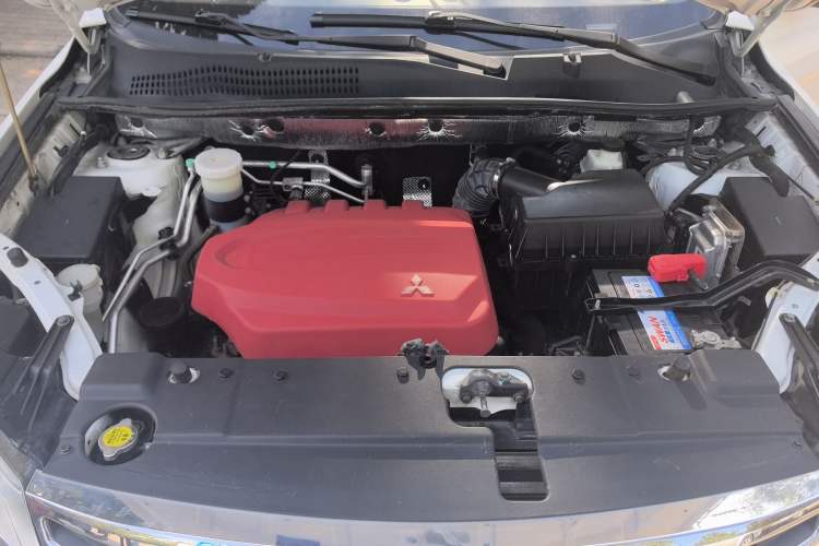 Used Land X5 2016 Plus 1.5T CVT Leading Edition Engine Bay