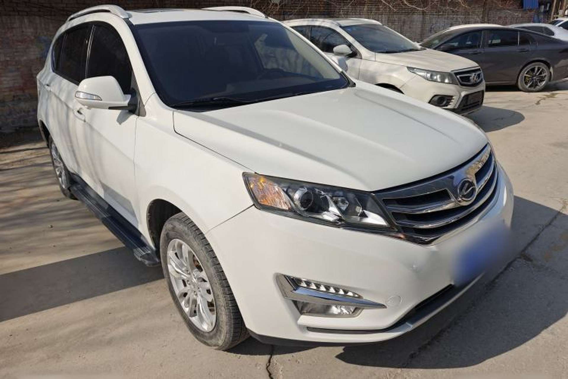 Used Land X5 2016 Plus 1.5T CVT Leading Edition Exterior 3