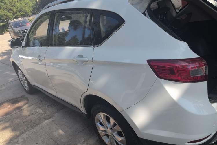 Used Land X5 2016 Plus 1.5T CVT Leading Edition Exterior 3