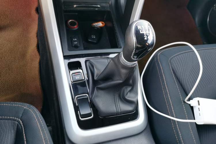 Used Land X5 2016 Plus 1.5T Manual Enjoyment Edition Gear Lever