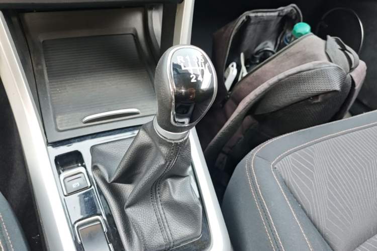Used Land X5 2016 Plus 1.5T Manual Enjoyment Edition Gear Lever