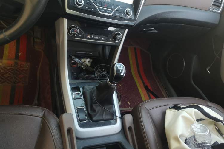 Used Land X5 2016 Plus 1.5T Manual Innovation Edition Gear Lever