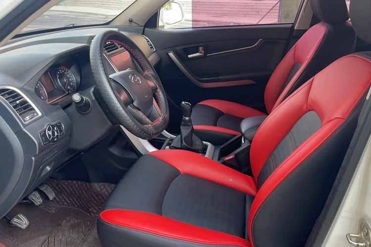 Used Land X5 2016 Plus 1.5T Manual Enjoyment Edition Interior 1