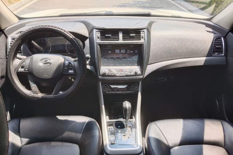 Used Land X5 2016 Plus 1.5T CVT Enjoyment Edition Interior 1