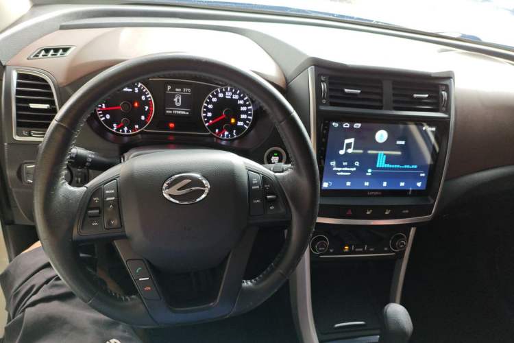 Used Land X5 2016 Plus 2.0T Automatic Innovation Edition Interior 2