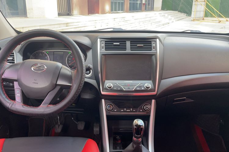 Used Land X5 2016 Plus 1.5T Manual Enjoyment Edition Interior 3