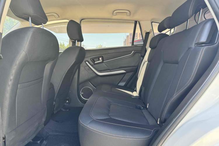 Used Land X5 2016 Plus 1.5T Manual Enjoyment Edition Interior 3