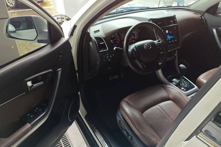 Used Land X5 2016 Plus 2.0T Automatic Innovation Edition Interior 3