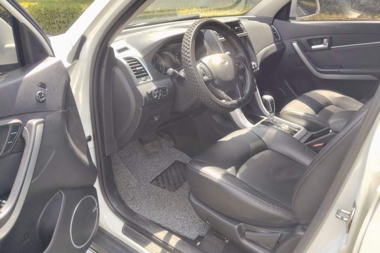 Used Land X5 2016 Plus 1.5T CVT Enjoyment Edition Interior 4