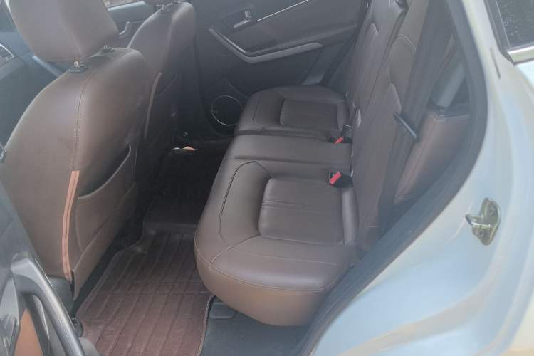 Used Land X5 2016 Plus 1.5T CVT Leading Edition Interior 4