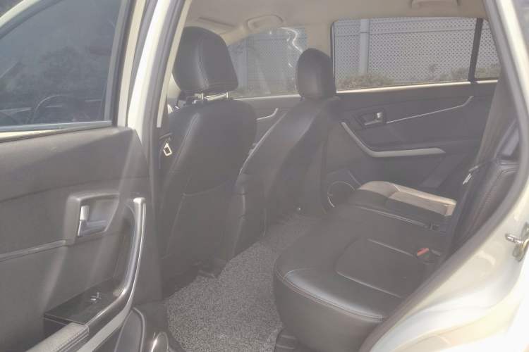 Used Land X5 2016 Plus 1.5T CVT Enjoyment Edition Interior 5