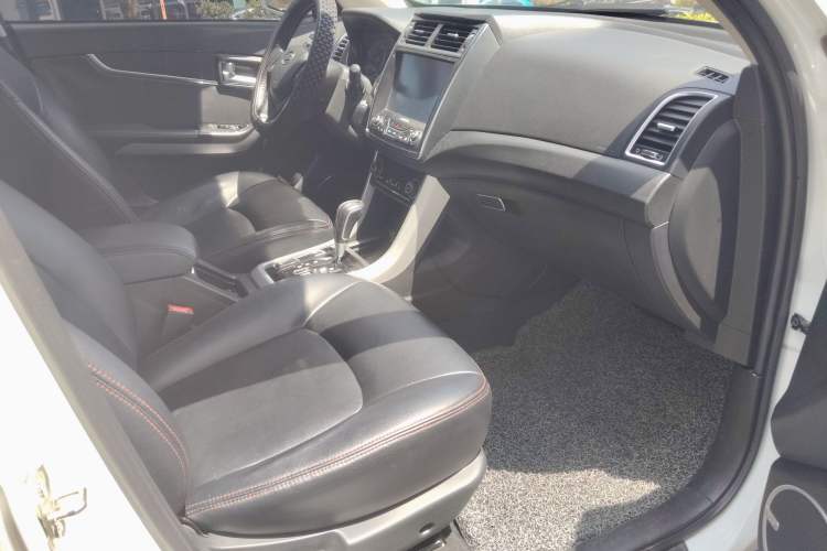 Used Land X5 2016 Plus 1.5T CVT Enjoyment Edition Interior 6