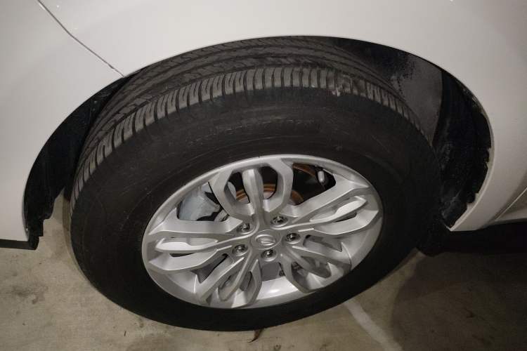 Used Land X5 2016 Plus 1.5T Manual Innovation Edition Left Front Wheel Hub