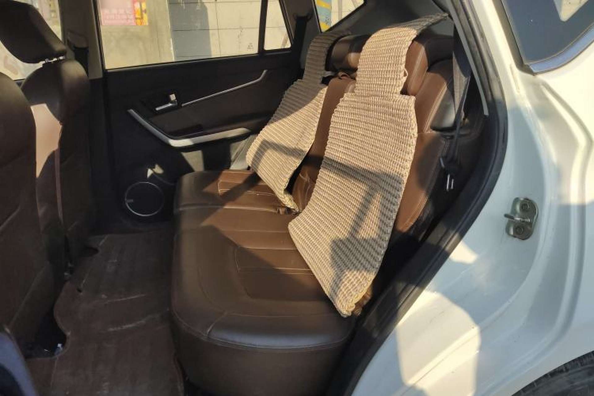 Used Land X5 2016 Plus 2.0T Automatic Innovation Edition Left Rear Seat