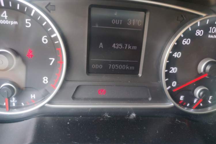Used Land X5 2016 Plus 1.5T Manual Innovation Edition Odometer Close Up