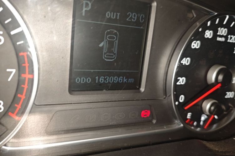 Used Land X5 2016 Plus 1.5T CVT Leading Edition Odometer Close Up