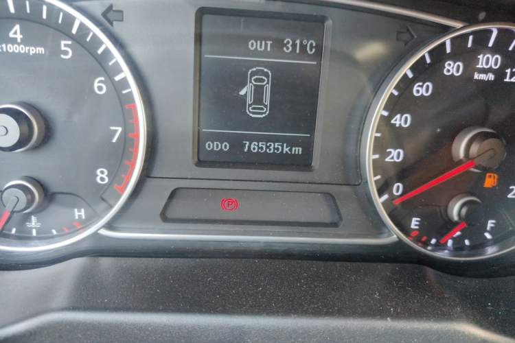 Used Land X5 2016 Plus 1.5T Manual Innovation Edition Odometer Close Up