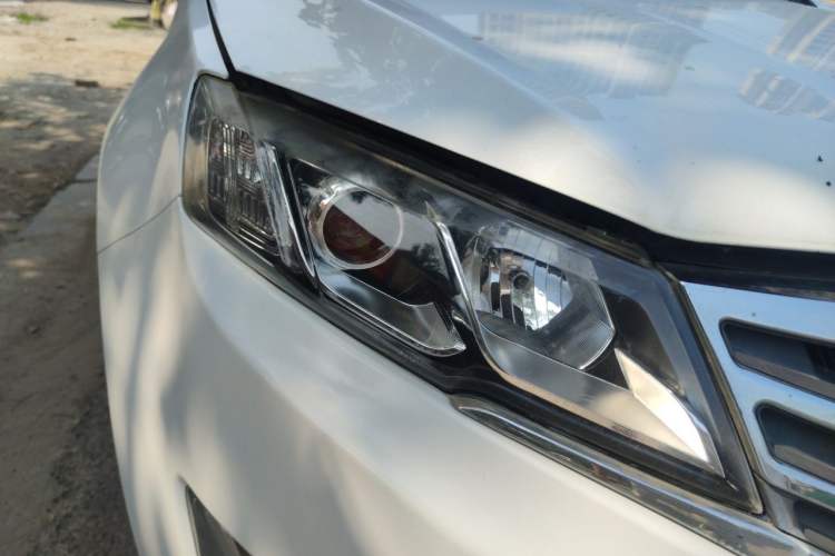 Used Land X5 2016 Plus 1.5T Manual Innovation Edition Right Front Headlight