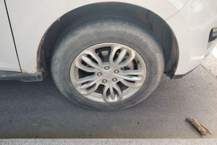 Used Land X5 2016 Plus 1.5T Manual Innovation Edition Right Front Wheel Hub