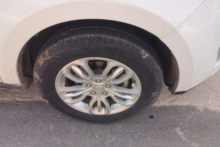 Used Land X5 2016 Plus 1.5T Manual Innovation Edition Right Front Wheel Hub