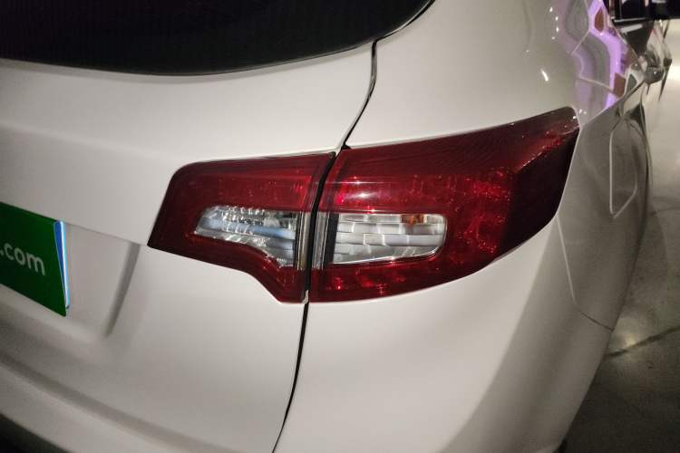 Used Land X5 2016 Plus 1.5T Manual Innovation Edition Right Rear Taillight