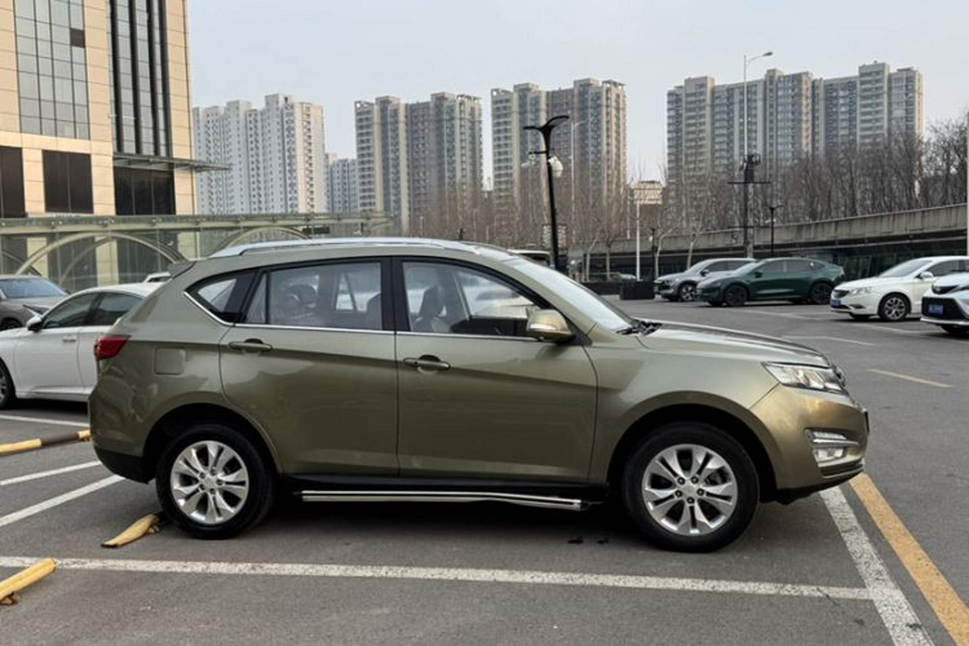 Used Land X5 2016 Plus 1.5T CVT Leading Edition Exterior 4