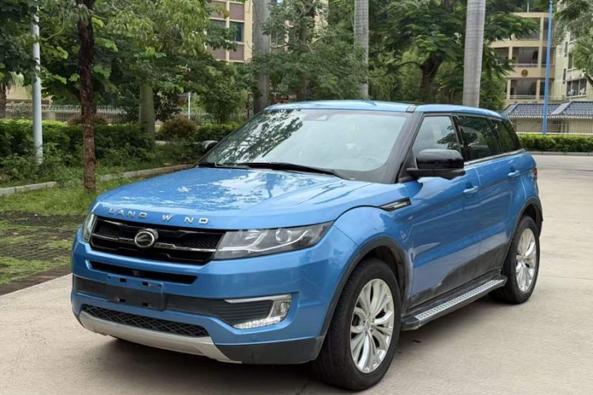 Used Land X7 2015 2.0T Panoramic Prestige Edition Front Left 45 Deg