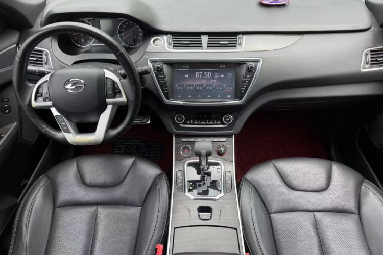 Used Land X7 2015 2.0T Panoramic Prestige Edition Interior 7