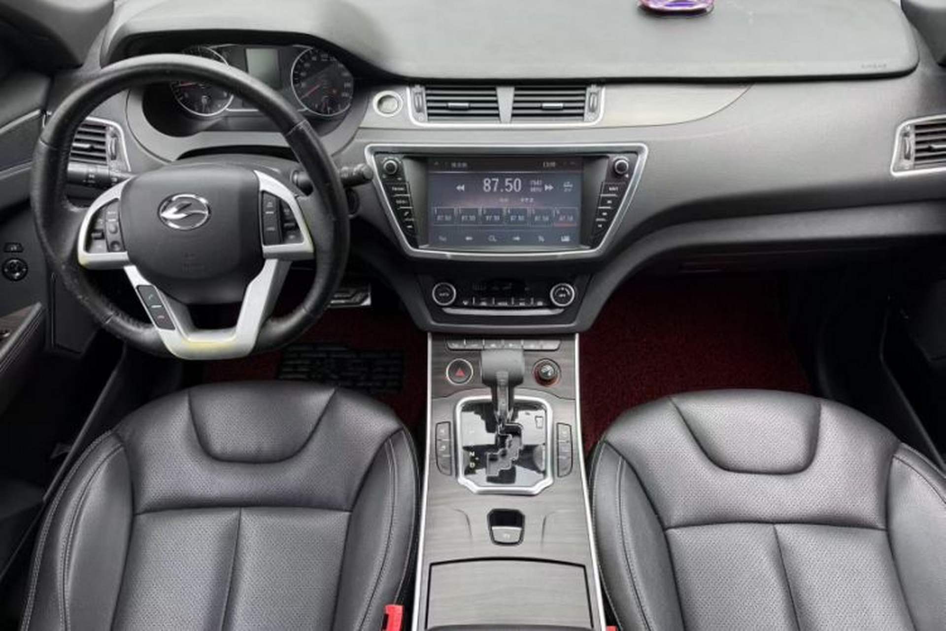Used Land X7 2015 2.0T Panoramic Prestige Edition Interior 7
