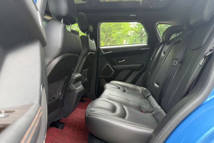 Used Land X7 2015 2.0T Panoramic Prestige Edition Interior 9