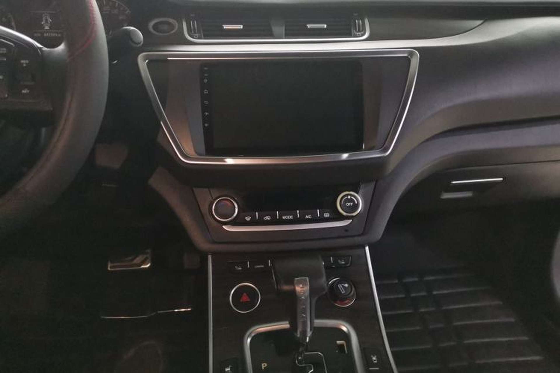 Used Land X7 2015 2.0T Panoramic Flagship Edition Audio And AC Panel