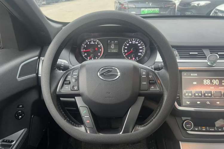 Used Land X7 2015 2.0T Panoramic Luxury Edition Interior 2