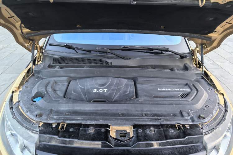 Used Land X7 2015 2.0T Panoramic Flagship Edition Engine Bay