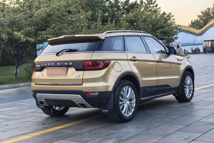 Used Land X7 2015 2.0T Panoramic Flagship Edition Exterior 4